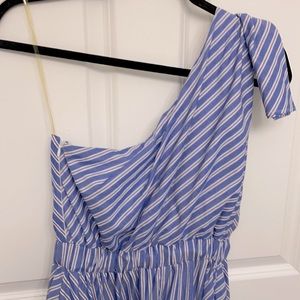 One-shoulder dress with full skirt